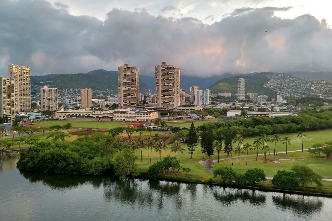 Island Colony Suites Honolulu Ngoại thất bức ảnh